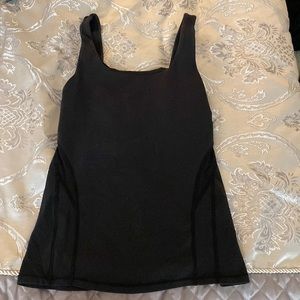 Lululemon black top